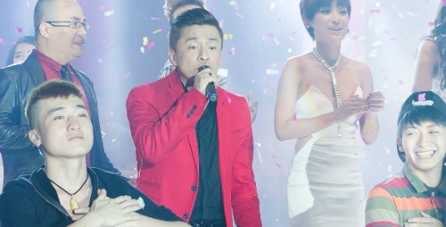 Lam Truong hat Cho ban cho toi ket thuc liveshow hinh anh