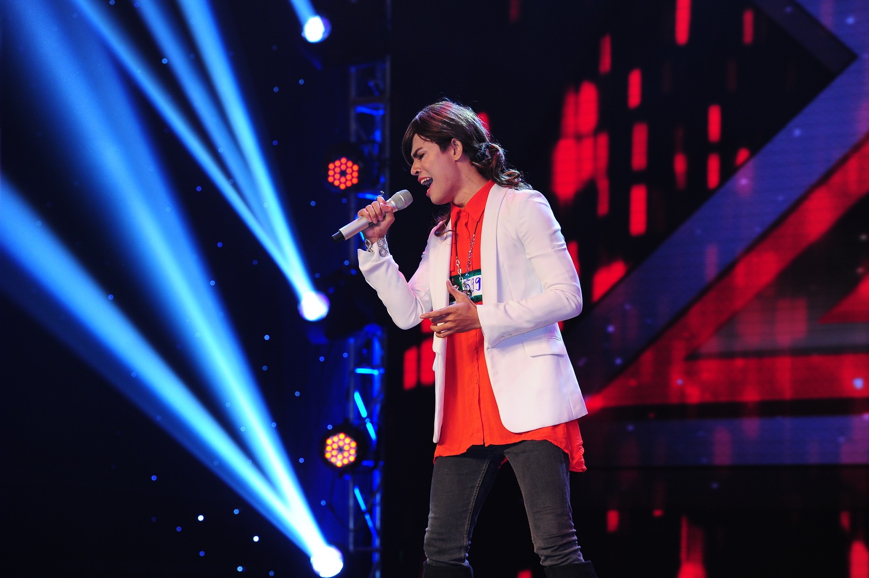 Bùi Caroon tham gia nhiều cuộc thi ca hát nhưng anh vẫn lận đận, chưa tìm thấy chỗ đứng trong showbiz. Mặc dù từng thi The Voice, thuộc đội của HLV Hồ Ngọc Hà nhưng may mắn vẫn chưa mĩm cười với anh. Không muốn gây nhàm chán cho mọi người, Bùi Caroon đến với X Factor bằng một danh phận khác với tên mới Khải Tâm.