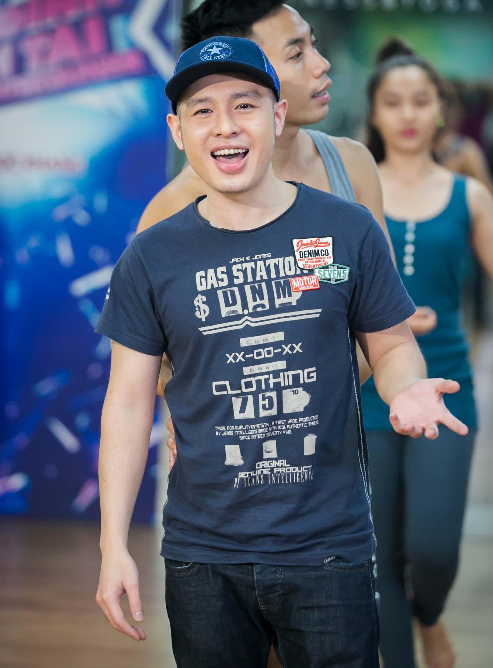 Hoàng tử V-pop Hoàng Hải chọn cho mình ca khúc Có khi nào rời xa từng làm mưa, làm gió trên các bảng xếp hạng âm nhạc của Bích Phương. Bài hát này sẽ được sân khấu hóa bằng một câu chuyện tình trên nền của con phố sâu thẳm.
