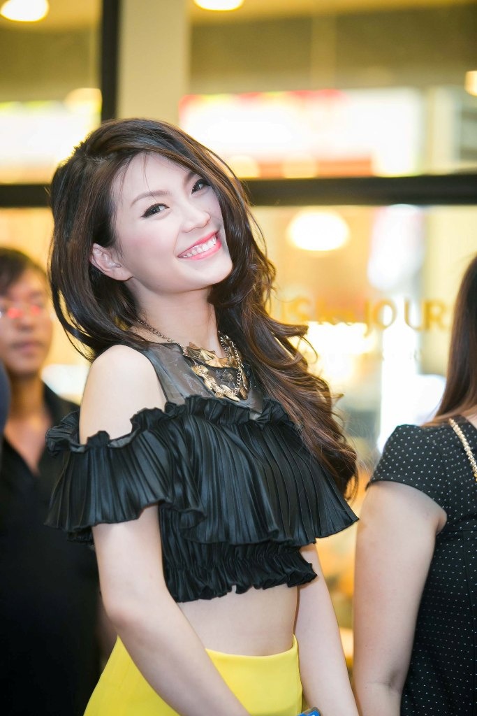 Nữ hoàng cà phê kiêm Miss Teen 2010 Diễm Trang.