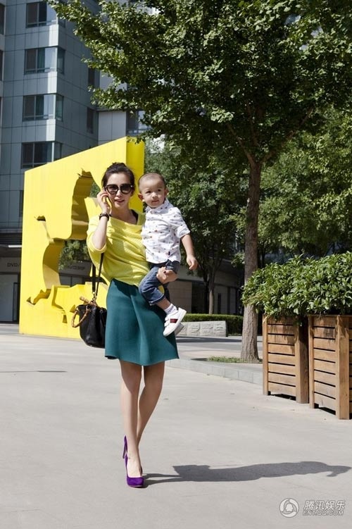 Lý Băng Băng nhận con của chị gái là con nuôi.