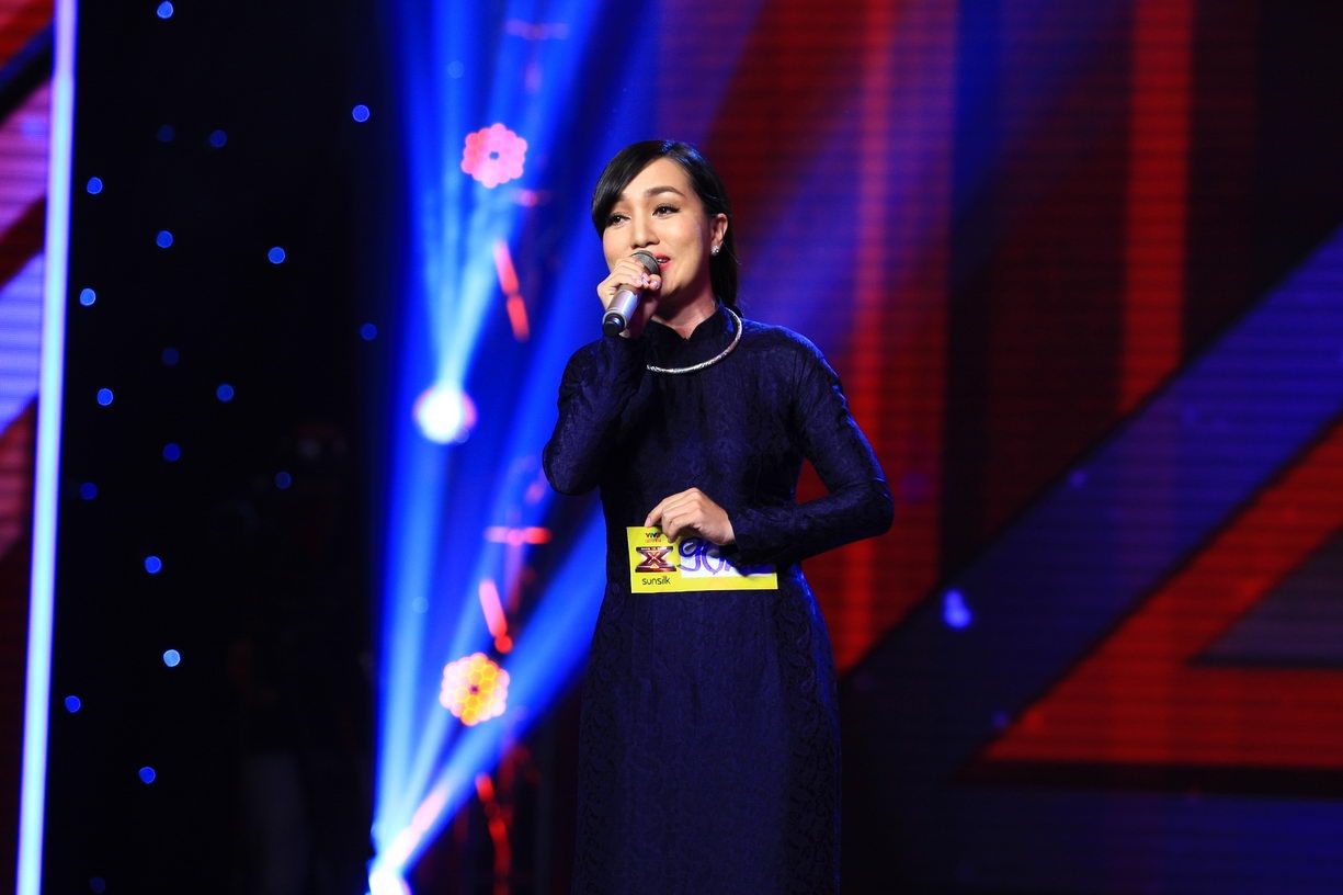 Đàm Vĩnh Hưng nhận định: “Với bài hát này em vốn là người Bắc, chuyển qua hát giọng Nam là một điều rất khó, khó lắm, nhưng em làm hoàn toàn tốt tất cả mọi từ ngữ, phát âm đúng chất miền Nam, miền Tây nên dĩ nhiên anh sẽ ủng hộ em. Giữa những sự lựa chọn thời thượng, có một làn gió nhẹ về dòng nhạc quê hương, dân ca như vậy sẽ làm người ta nhớ mãi”. Hồ Quỳnh Hương chia sẻ: “Có một thí sinh hát bài này ở trước, Hương đã không đồng ý cho 3 thí sinh đó đi vào, vì chưa thuyết phục Hương. Và Hương nghĩ Hương chờ đợi bài hát này đến ngày hôm nay để Hương nói câu đồng ý”.