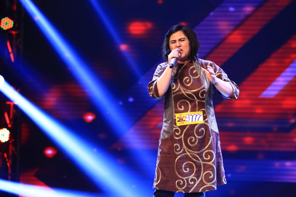 Khác với Tiêu Chấn Huy, Sevinch Orujova Fagradinova – thí sinh người châu Âu lai Việt – để lại ấn tượng tốt nhờ khả năng ca hát và nét duyên dáng đáng mến. Ca khúc At Last của cô gái này khiến ban giám khảo gần như phát cuồng. Mr Đàm chia sẻ: “Từ lúc em bước ra cho tới khi xem thể hiện xong, mọi thứ đều hoàn toàn truyền cảm. Em sở hữu một khuôn mặt đẹp, một nụ cười rất quyến rũ và gần gũi. Em nói chuyện lễ phép, hiền lành, rất Việt Nam, rất dễ gây thiện cảm cho người khác. Em cũng thể hiện dòng nhạc rất rất Việt Nam. Anh thích lắm, rất thú vị”. 