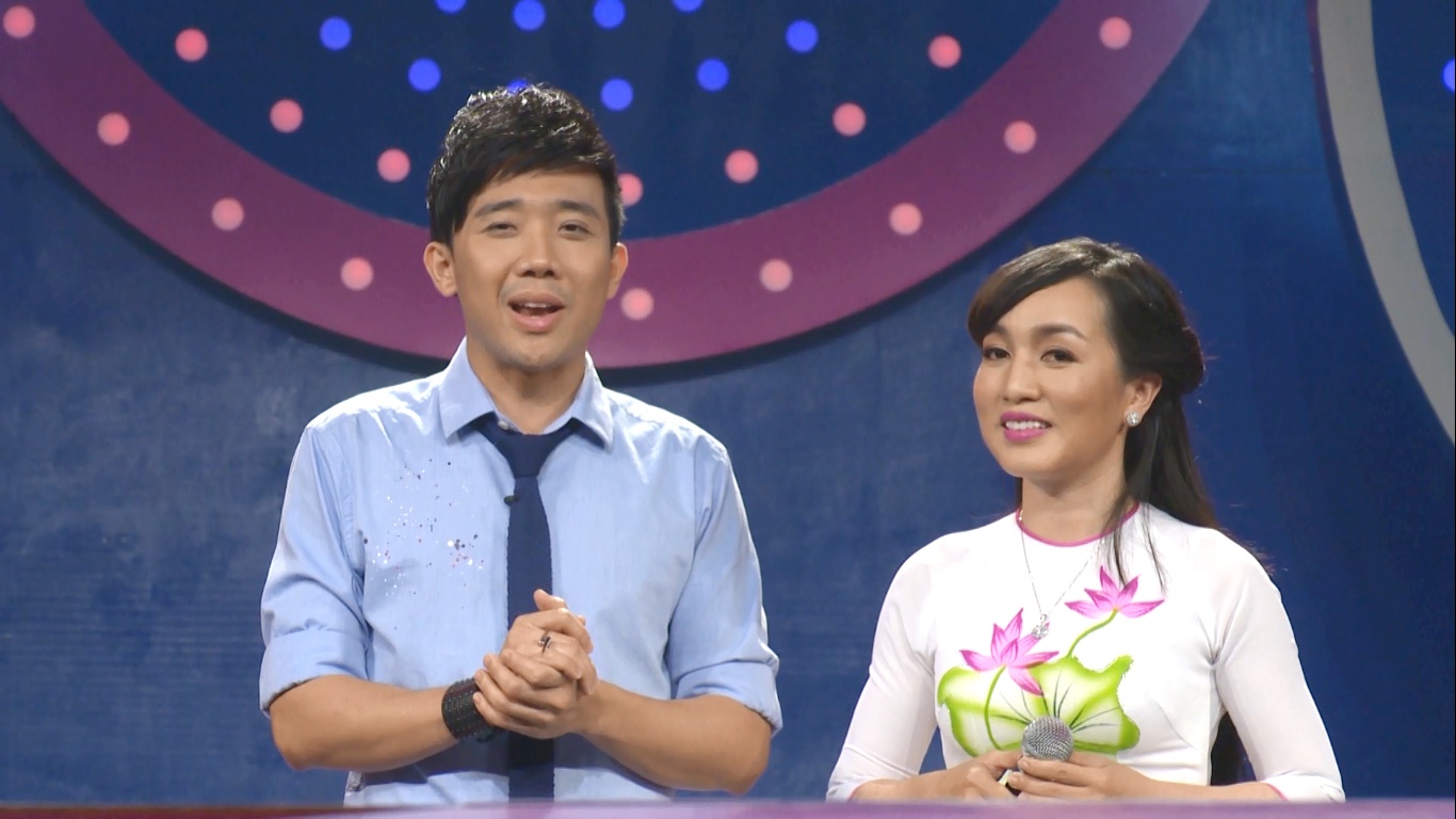 Vòng thi đấu này chứng kiến một cú lừa ngoạn mục khi cô gái số 2 đã làm quá tốt vai trò của mình, nước mắt cô rơi theo từng lời kể của Việt Hương - Hoài Linh, chính điều này đã làm cho 2 đội đi đến quyết định tưởng như đúng, cô chính là người bí ẩn. 