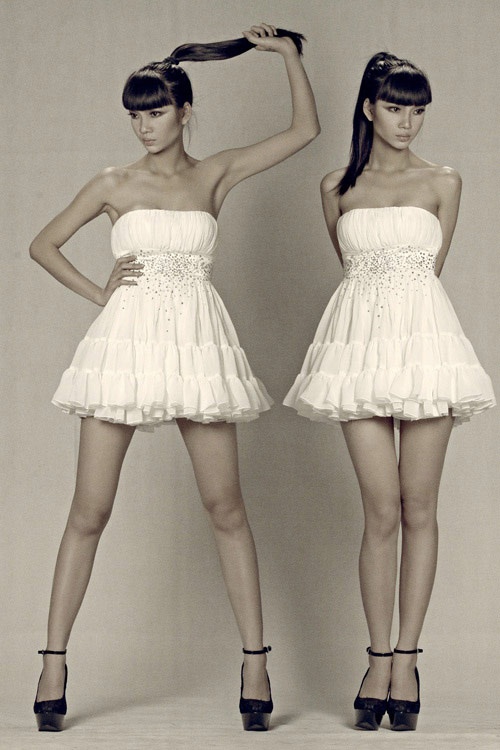 Cô cho rằng đó là hành động thể hiện sự trân trọng nghề nghiệp và những thành quả mà nghề (người mẫu) đã dành cho mình.