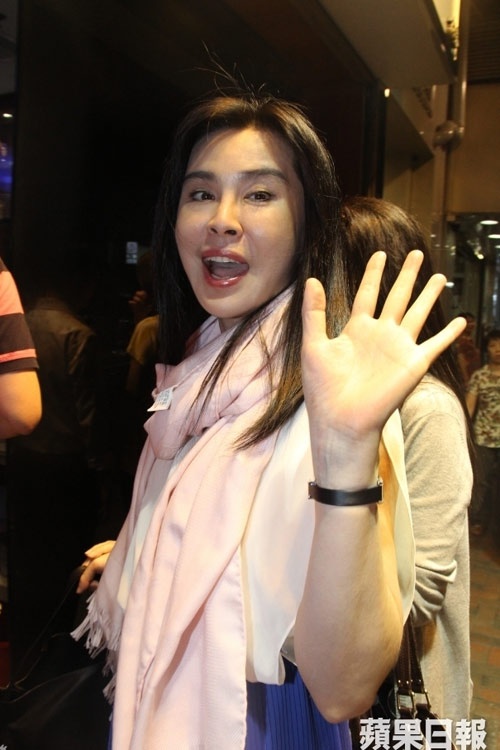 Vương Tổ Hiền và hình ảnh mới đây với biểu cảm gương mặt khá cứng khiến nhiều người cho rằng cô đã đại tu nhan sắc.