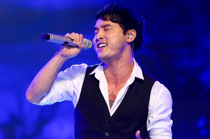 Ung Hoang Phuc hat Trai tim ben le hinh anh