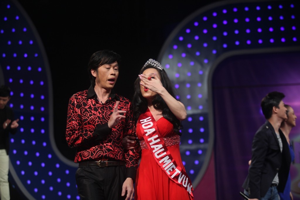 Khá lo sợ trước 2 nghệ sĩ tên tuổi, Jenifer Phạm và Nathan Lee rào đón trước rằng, họ rất 