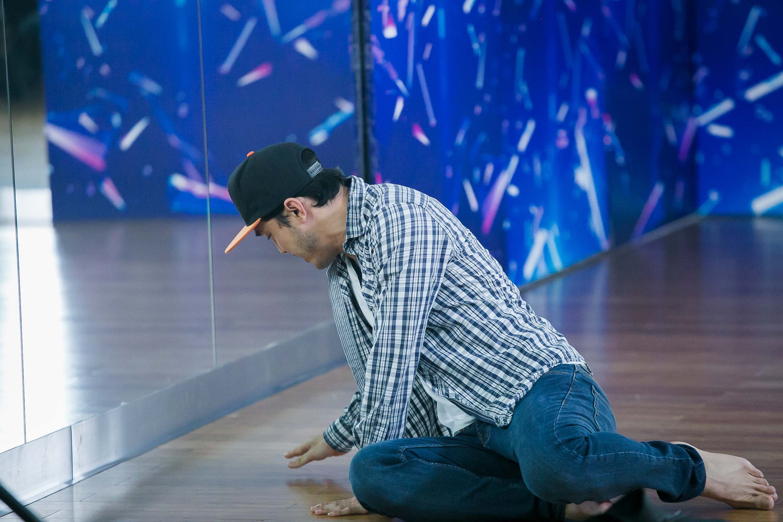 Ưng Hoàng Phúc khẳng định, có nhiều ca sĩ đa năng: “Phúc nghĩ các ca sĩ tham gia chương trình đều có thể hát được tất cả các thể loại nhạc và ai cũng có khả năng đó hết. Quan trọng là khi ca sĩ thể hiện các dòng nhạc khác, khán giả có thể cảm nhận thêm cái mới, cái lạ so với dòng nhạc quen thuộc của ca sĩ.