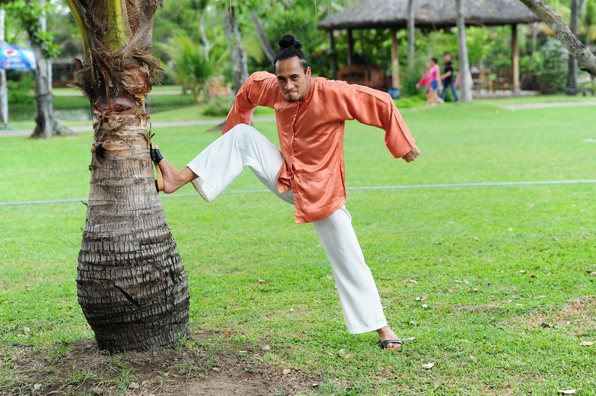 Chàng ca sĩ nhạc rock luôn có một niềm yêu mến đối với dòng nhạc dân ca – dân gian đương đại, một dòng nhạc mang đậm hơi thở của dân tộc. “Dân ca là di sản mà Khoa nghĩ chúng ta cần phát huy rất nhiều. Điều Khoa trăn trở là làm thế nào để đưa dân ca tới càng nhiều bạn trẻ càng tốt”.