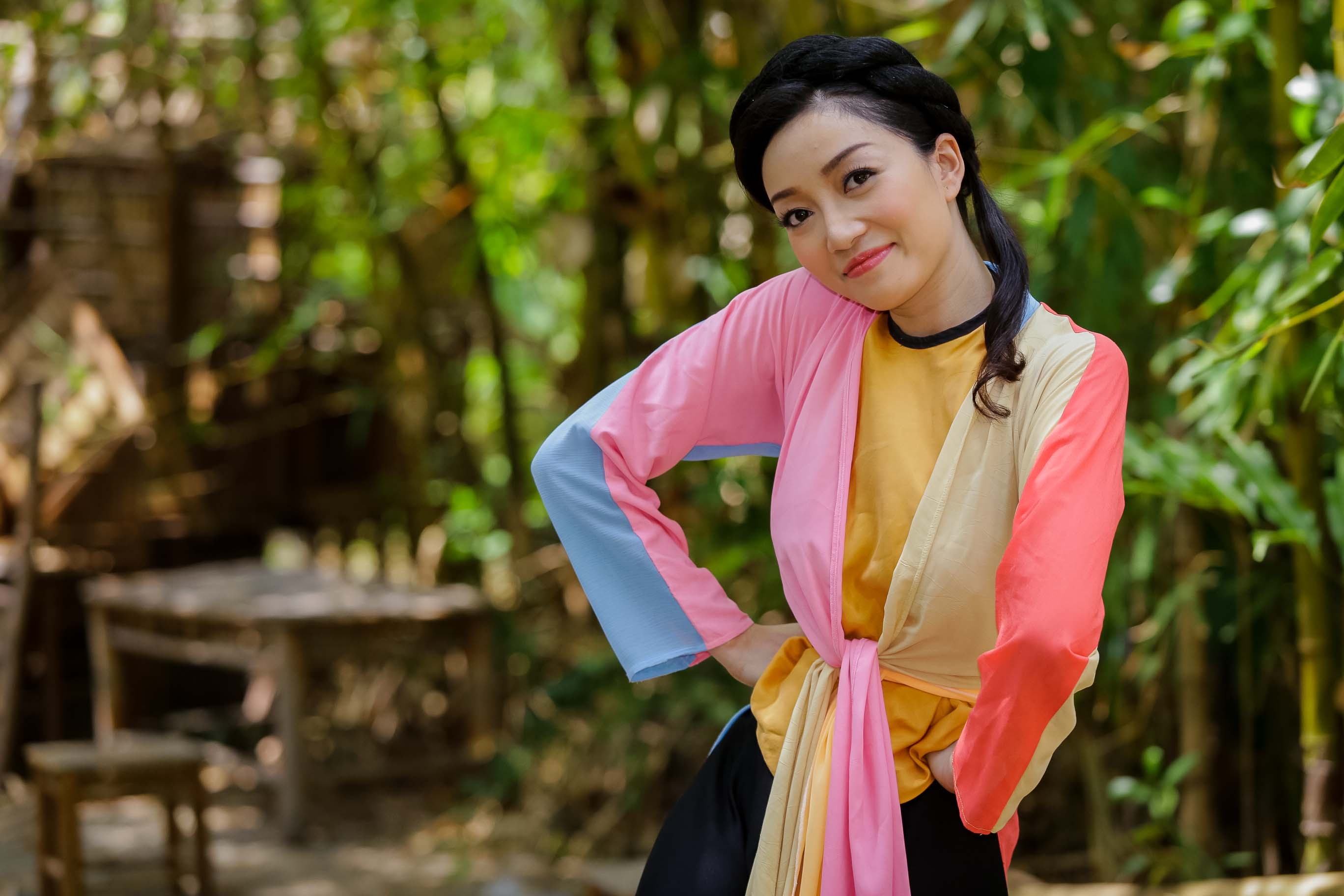 Ít ai biết được rằng một giọng ca bán cổ điển như Phạm Thu Hà đã phải trải qua nhiều năm luyện tập bộ môn dân ca tại Nhạc viện Quốc gia Hà Nội, nên nữ ca sĩ khá tự tin ở tuần thi này. Tâm trạng của Hà khá thoải mái, ngược lại hẳn so với tuần nhạc rock và dance: “Ngay từ khi còn bé Hà đã nghe dân ca qua lời ru của mẹ, theo Hà từ bé cho tới tận bây giờ, nên đêm nhạc dân ca tuần này Hà rất yêu thích. Đây là đêm thi Hà cảm thấy có nhiều cảm xúc nhất, Hà hy vọng mọi người sẽ yêu thích tất cả các tiết mục của các thí sinh trong đêm nhạc dân ca này. 