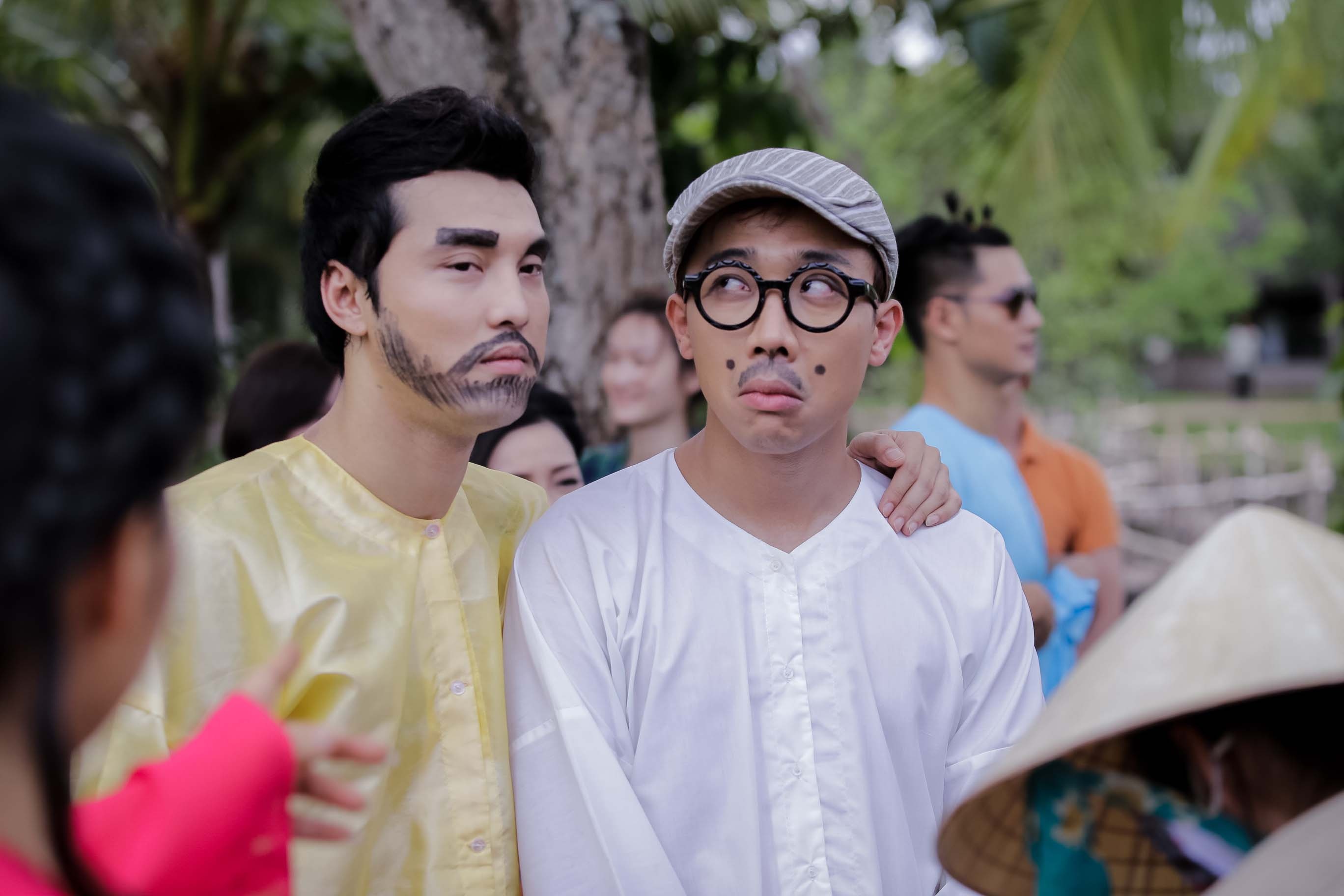 Ưng Hoàng Phúc vẫn còn chịu nhiều bất lợi từ chấn thương thoái vị đĩa đệm. Cơn đau từ căn bệnh này khiến anh khó khăn trong việc tập luyện hát và vũ đạo. “Phúc thiên về dòng nhạc pop nên chắc chắn dân ca không hẳn là sở trường của Phúc. Phúc bắt đầu nghe những bài hát dân ca của nhiều vùng miền để mình cảm nhận được cách hát dân ca như thế nào để khi mình sửa đổi nó phù hợp. 