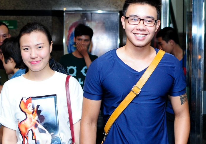 Dong Hung nam chat tay Phuong Linh di xem phim hinh anh