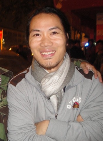 Gương mặt không mấy ưa nhìn, cộng thêm hàm râu và mái tóc dài của Vượng râu khiến anh trở nên...khó ưa và kém lung linh trong mắt một bộ phận khán giả.