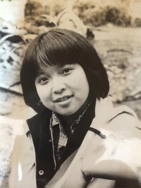 Ảnh năm 19 tuổi của nữ MC Gặp nhau cuối tuần vừa được công bố mới đây. Thảo Vân, cô gái sinh ra trên đất Lạng Sơn, từ nhỏ đã là một cây văn nghệ. Lớn lên chị tham gia các chương trình Liên hoan giọng hát Vàng sinh viên. Sau là bí thư Đoàn xuất sắc, đứng trên sân khấu tự tin làm MC.