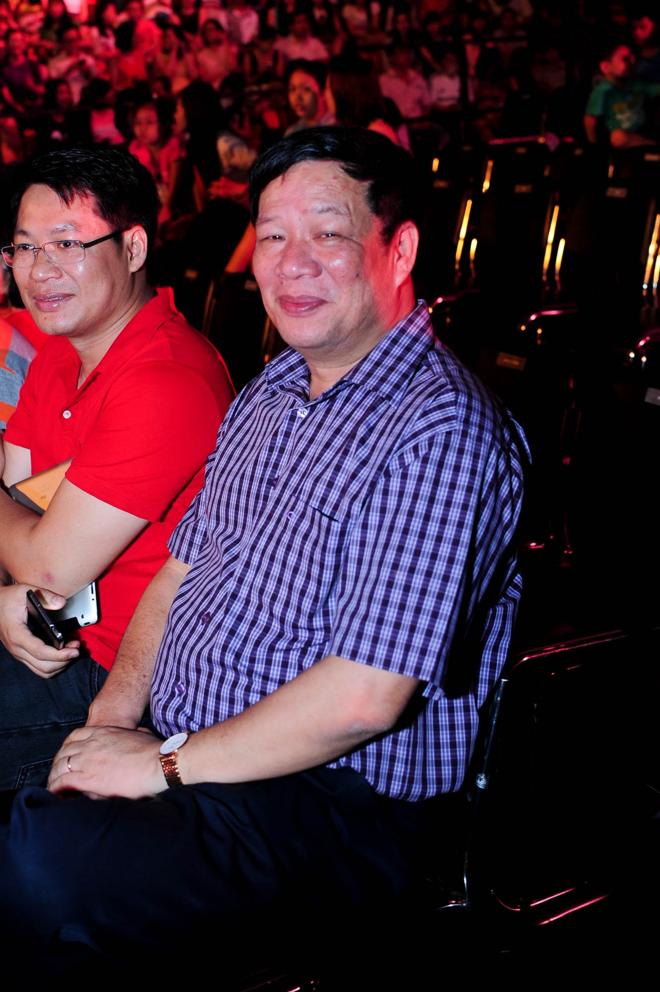 Doanh nhân Ngô Nhật Phương xuất thân nghèo khó, đi lên từ hai bàn tay trắng, ông đã từng làm nhiều nghề như bán chè, xây dựng nhà đỡ đẻ ở Campuchia, buôn bán phế liệu chiến tranh.