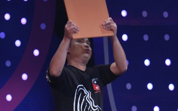 Man dap gach bang dau cua nghe si xiec. hinh anh