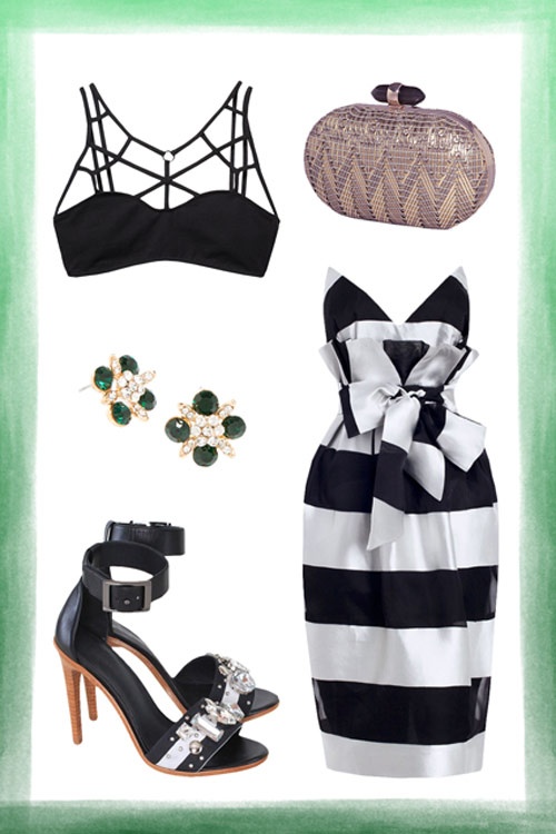 Nhiều người vẫn có thói quen mặc áo hai dây bên trong chiếc áo thun khoét sâu cổ. Nhưng hảy thử làm mới bằng chiếc áo ngực bralette gợi cảm xem sao. Sẽ là một sự lựa chọn rất cá tính đấy.