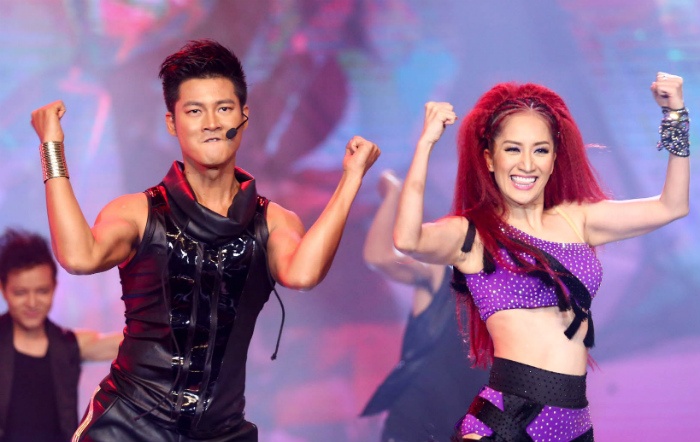 Khanh Thi nhay boc lua ben Duc Tuan hinh anh