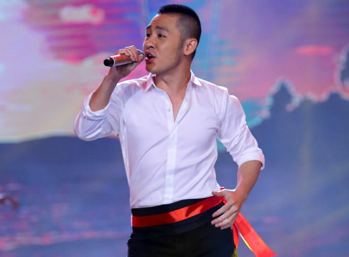 Hoang Hai nhay bi Le Hoang che cung hinh anh