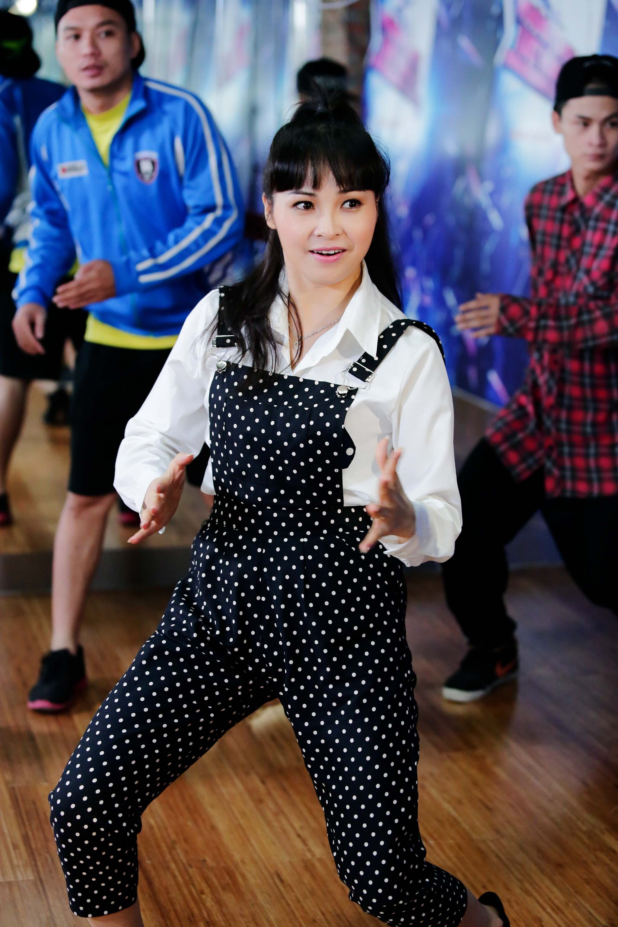 Là ca sĩ chuyên hát nhạc dân ca nhưng qua các tuần, Trang Nhung đã gây ấn tượng với khán giả ở sự chịu chơi và máu lửa qua từng tiết mục. Ở liveshow chủ đề nhạc latin, Trang Nhung đã tạo ấn tượng lớn với khán giả bởi chất giọng đầy nội lực qua phần trình diễn ca khúc Vì em quá yêu anh, ở liveshow chủ đề nhạc RnB, “chị lớn” của Tuyệt đỉnh tranh tài lựa chọn một ca khúc RnB tiếng Anh dù chị cảm thấy rất sợ hãi và áp lực với những gì mà ca khúc mang lại cho mình.