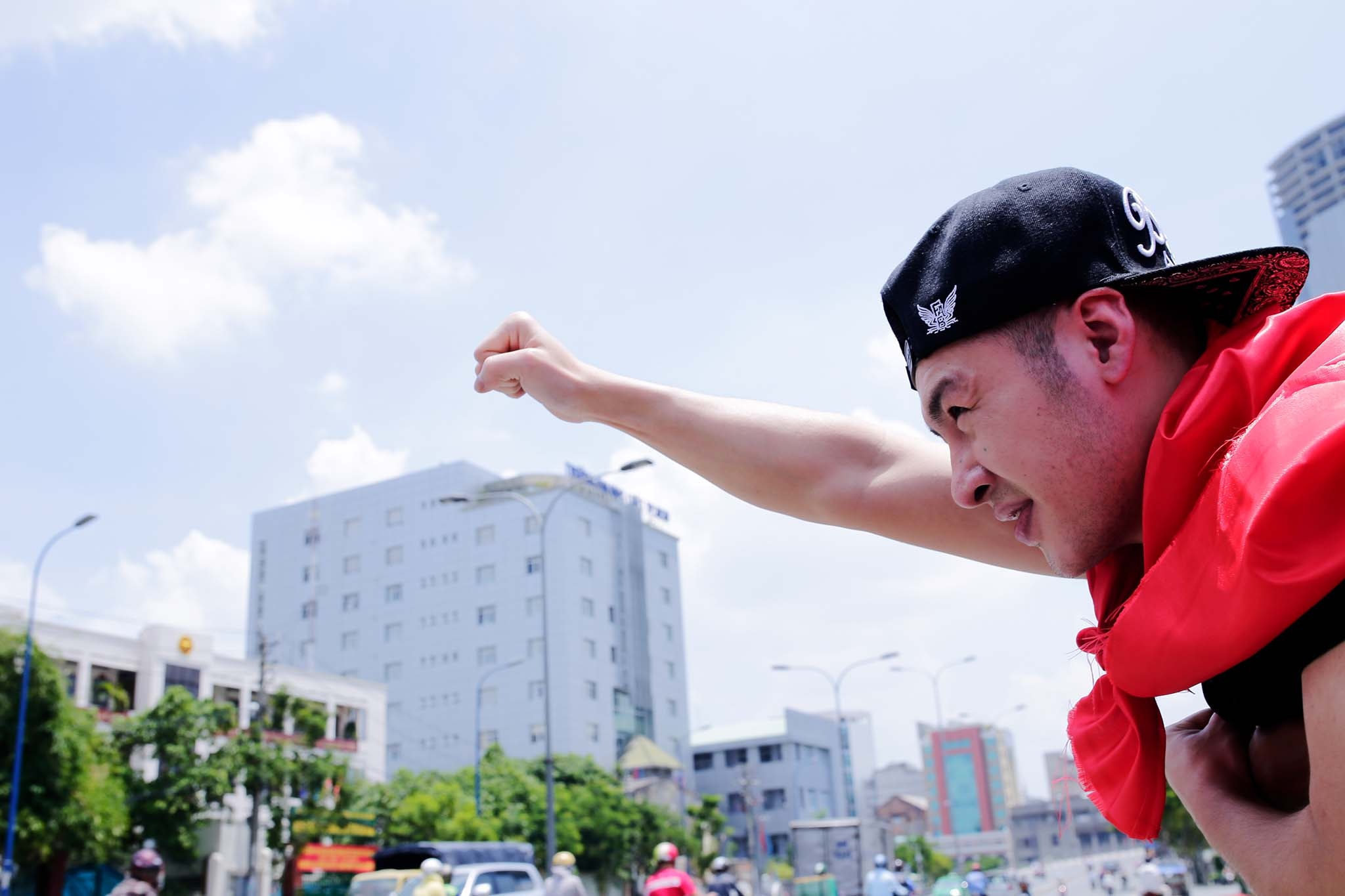 Với lợi thế về chất giọng nam cao, âm vực rộng nhưng khi chọn hai ca khúc Em không quay về và Để em rời xa, bản thân Hoàng Hải cũng có chút áp lực: “Các em cũng đã hát rất hay 2 ca khúc này. Tôi sẽ hát theo cách của tôi. Tôi không cố tình tạo ra điều gì khác biệt so với cách thể hiện ca khúc trước đây, tôi đã nghe Hoàng Tôn hát rất hay rồi, tôi chỉ hát theo cách cảm nhận của mình, không quá tạo sự khác biệt”. Trong phần trình diễn sắp tới, Hoàng Hải sẽ thể hiện khả năng đọc rap mà theo anh tự nhận xét là trên mức tệ một tí và đọc rap để cho vui thôi. Dù tinh thần thoải mái hơn nhưng anh vẫn gặp chút khó khăn trong việc học thuộc lời bài hát