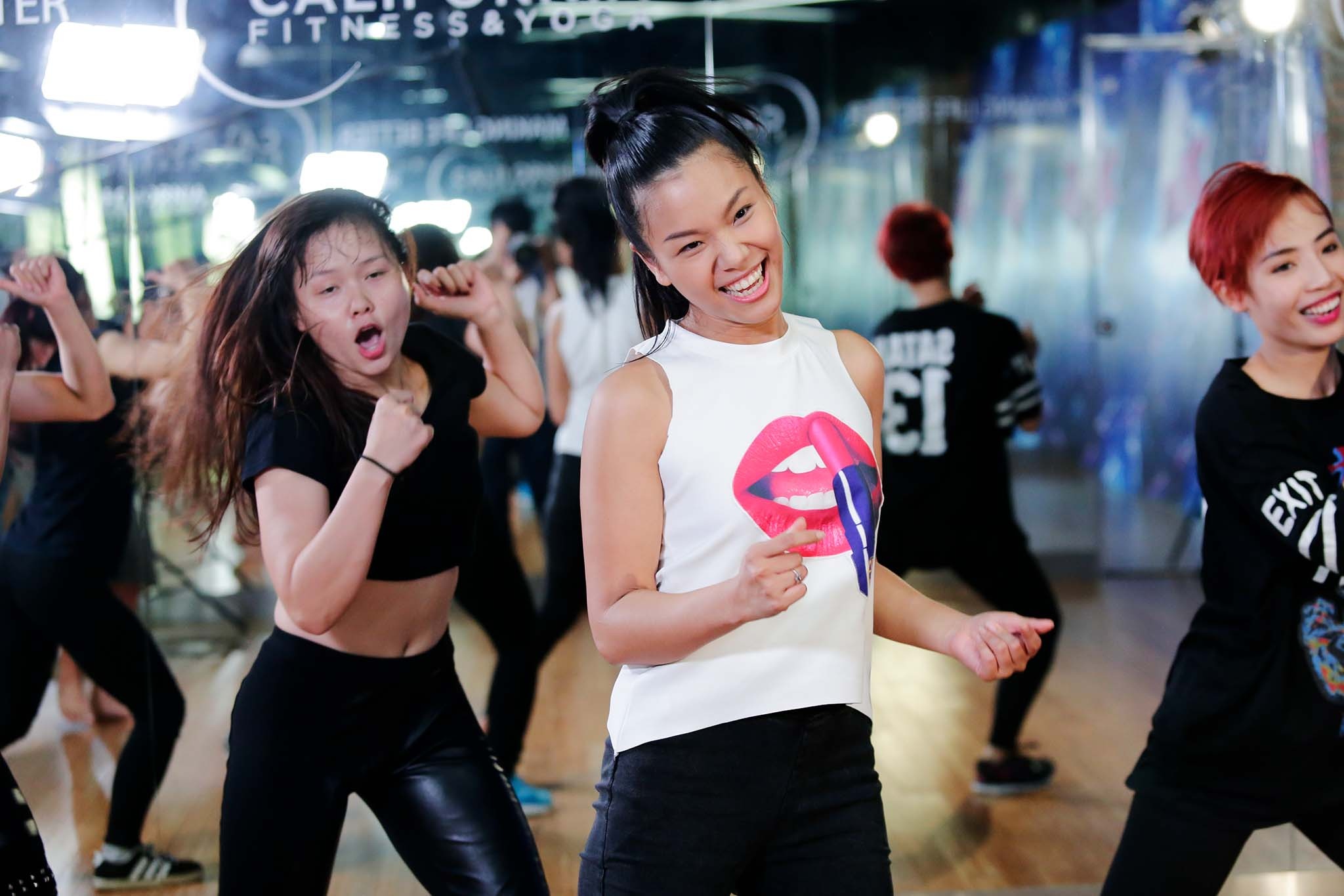 Trong đêm liveshow 6 tới đây, các ca sĩ sẽ phải thử sức với dòng nhạc RnB, một dòng nhạc có thể khá thân quen với ca sĩ này nhưng lại hoàn toàn lạ lẫm với ca sĩ khác. • Phương Vy hội tụ đủ yếu tố ngoại hình, giọng hát, nỗ lực và khả năng chơi hết mình, điều này không chỉ ghi điểm cho ban giám khảo, khán giả ngày càng yêu mến nữ ca sĩ bước ra từ Vietnam Idol.