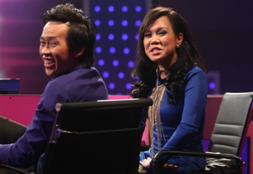 Viet Huong me trai My, bo Hoai Linh hinh anh