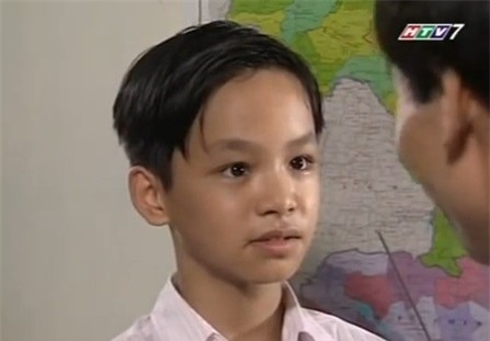 Đội trưởng đội đặc nhiệm thông minh và rất khôi ngô, tuấn tú.