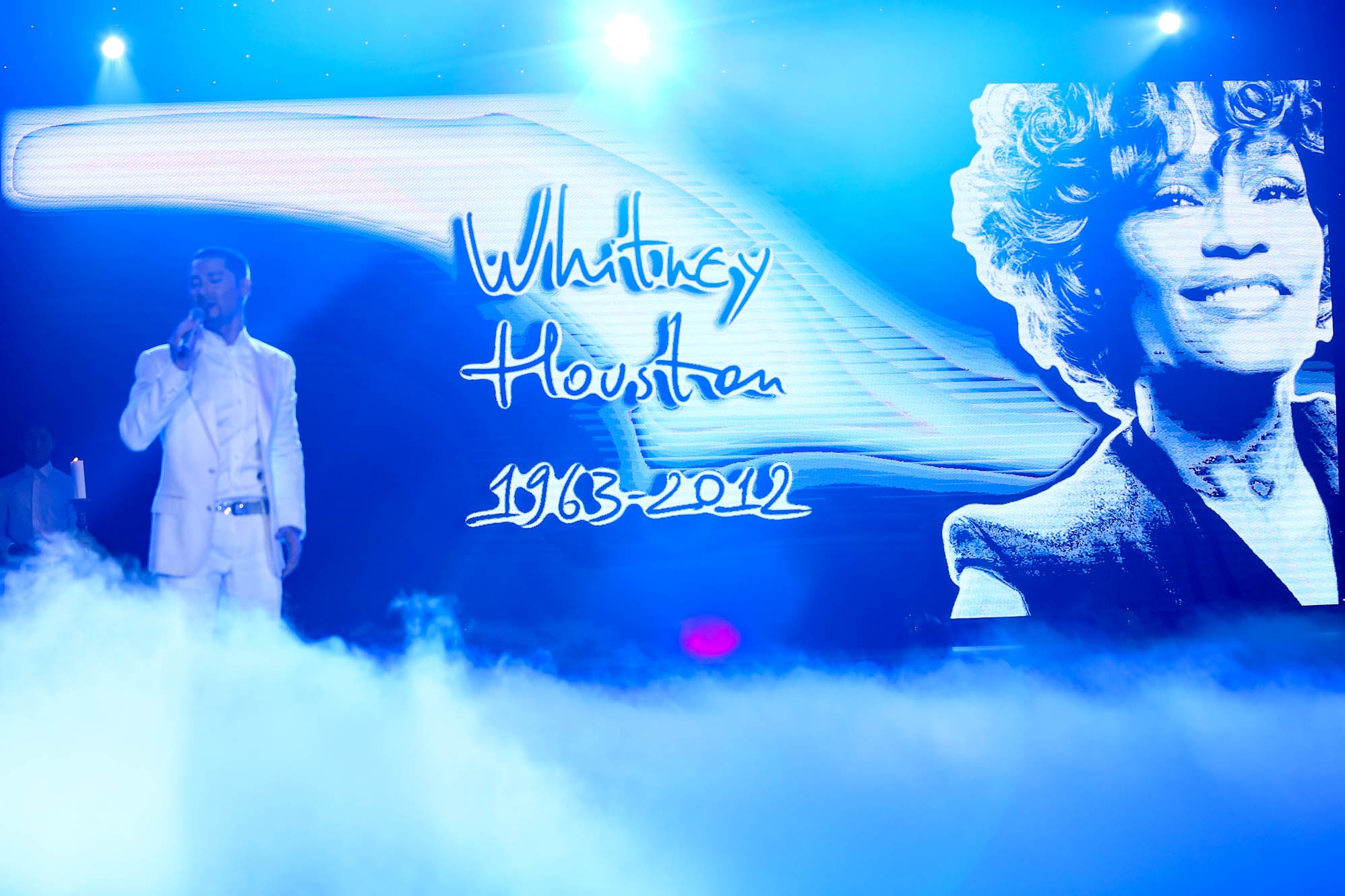 Lê Hoàng chia sẻ: “Tôi hoàn toàn hiểu khi Đức Tuấn trình bày cảm xúc và nói về sự ngưỡng mộ với Whitney Houston. Khi Đức Tuấn hát cảm xúc rất dâng trào. Tuy nhiên cũng vì cảm xúc đó mà tôi có cảm giác Đức Tuấn không kìm nén được, nên đôi khi bị cao quá. Cần cảm xúc nhưng phải có cả sự tiết chế nữa. Đức Tuấn không kiềm chế được. Nhưng đấy chưa chắc đã là khuyết điểm, mà chỉ chứng tỏ đôi khi người nghệ sĩ không theo nguyên tắc nào cả, họ chỉ thả theo tâm hồn của mình thôi”. 