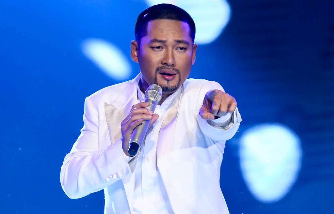 Duc Tuan khoc khi hat hit cua Whitney Houston hinh anh