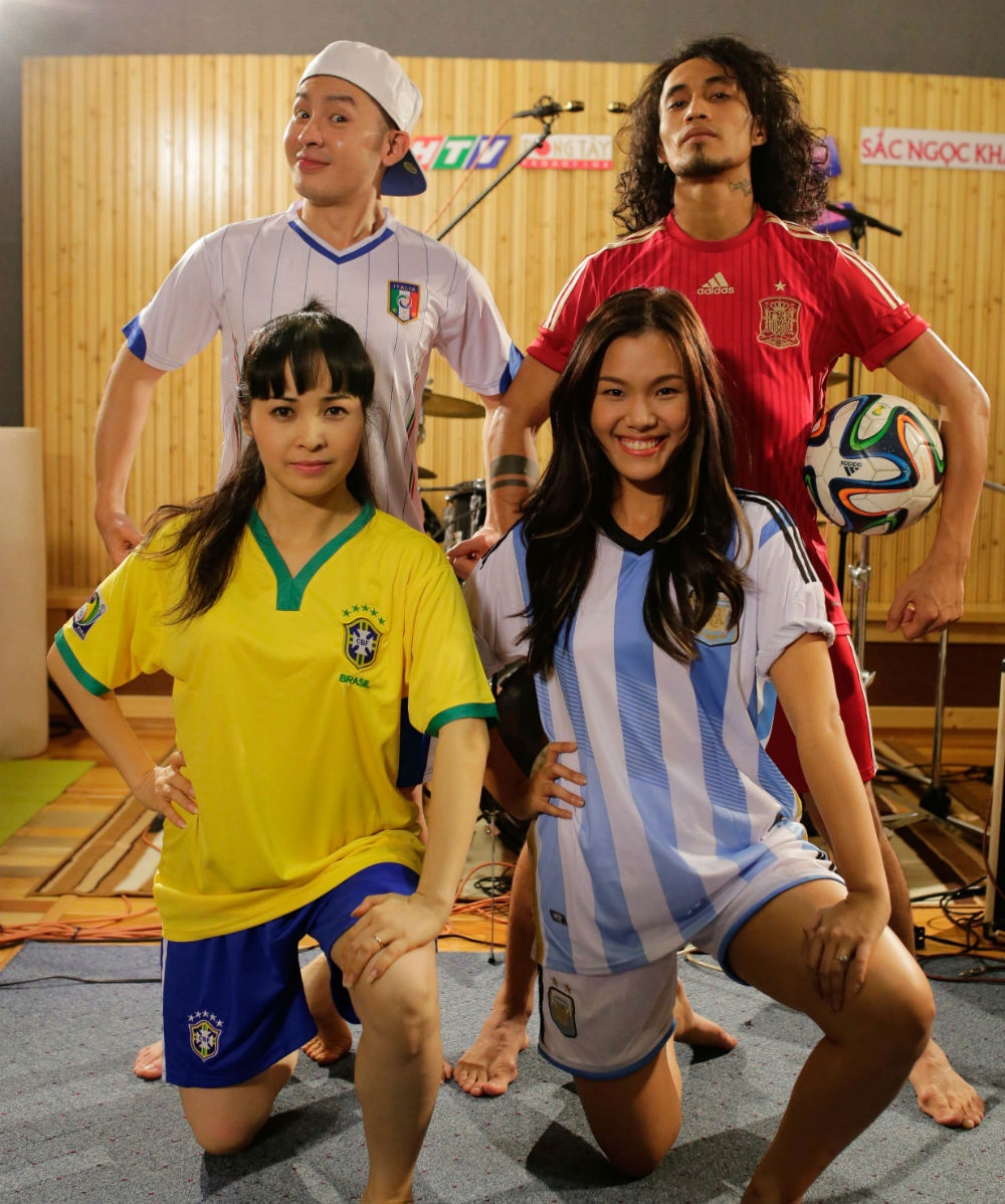 Người đồng hành cùng danh ca Ý Lan và đạo diễn Lê Hoàng chính là nhạc sĩ Anh Quân. Liveshow với chủ đề jazz và nhạc kịch của Tuyệt đỉnh tranh tài – The Ultimate Entertainer sẽ được truyền hình trực tiếp vào lúc 21h, 7/6, trên kênh HTV7.