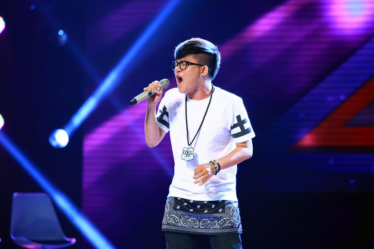 Hồ Quỳnh Hương cực kỳ ấn tượng: “Em không cần di chuyển quá nhiều trên sân khấu nhưng em rất chất, thường người ta phải bao quát sân khấu, phải di chuyển, phải làm nhiều động tác để thể hiện mình rất nhập tâm vào bài hát, để có thể thuyết phục được. Nhưng với em, dường như em đứng một chỗ và ít di chuyển nhưng động tác của em rất chất, cái đó nó xuất phát từ trong trái tim của em. Điều thứ 2 chị thích là quãng cao của em hát, cái phần mà em lên cao rất tốt”. Và đúng như dự đoán, Chí Thành đã lật đổ được Thế Phương để có mặt ở hàng ghế nóng.