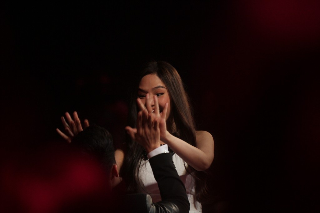 Ở vòng 3 lợi thế nghiêng về cho Việt Hương khi tìm ra nghệ sĩ múa ba-lê. Ngay từ khi nhóm bí ẩn xuất hiện, nữ danh hài đã nhanh chóng xác định được nhân vật chính, số 1. 