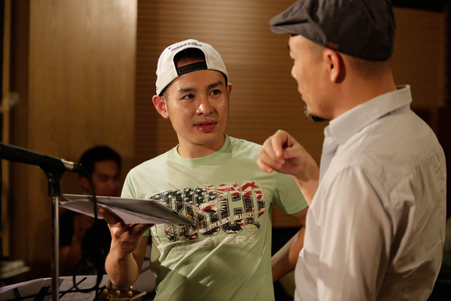 Trước đêm thi quan trọng này, Hoàng Hải cũng chia sẻ thật tình rằng các dòng nhạc đều không quá khó khăn nhưng việc “khủng khiếp” nhất chính là học lời bài hát. Nam ca sĩ rất vất vả với những ca khúc mới. Anh cũng “bật mí” đã có vài lần quên lời trên sân khấu và trong những lúc đó cách xử lý nhanh nhất là “phiêu” theo cảm xúc của mình thôi.