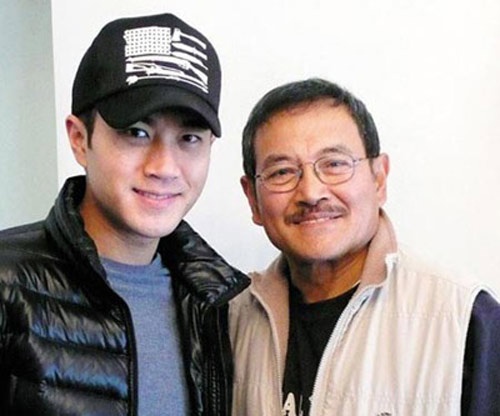 Lưu Khải Uy bên bố.