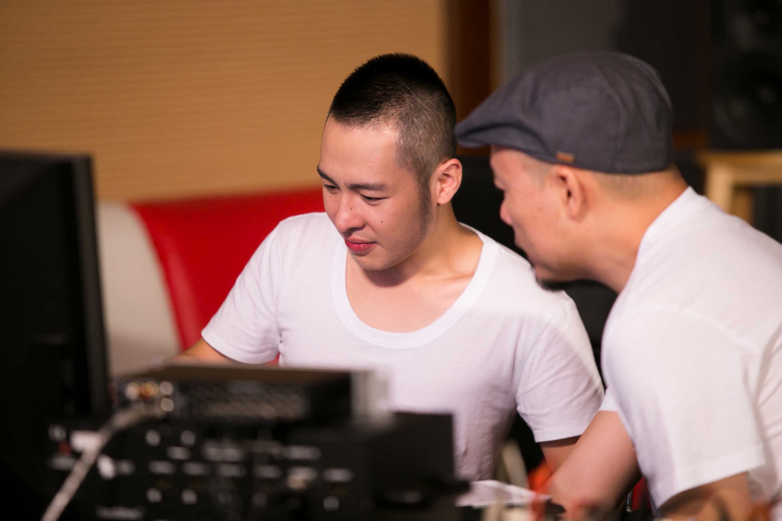 Trở lại với đêm chung kết, Hoàng Hải và Phương Vy sẽ trình diễn 3 tiết mục, trong đó có một ca khúc tự chọn, một bài đã trình diễn trong cuộc thi và một do giám đốc âm nhạc Huy Tuấn lựa chọn.