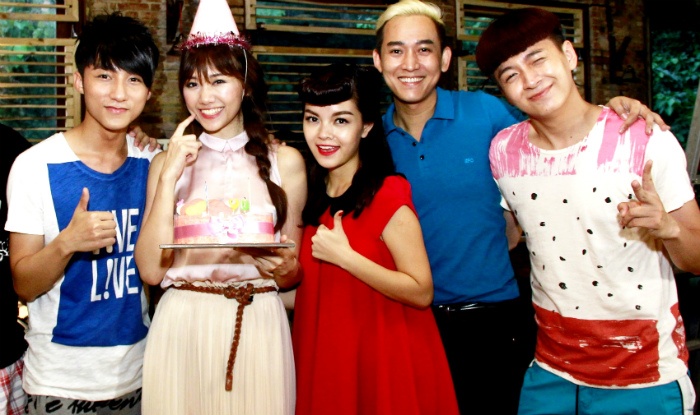 Hari Won don sinh nhat o phim truong 'Chang trai nam ay' hinh anh