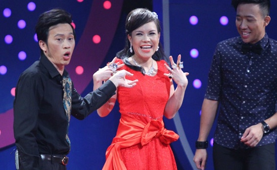 Viet Huong khoe trang phuc tien ty hinh anh