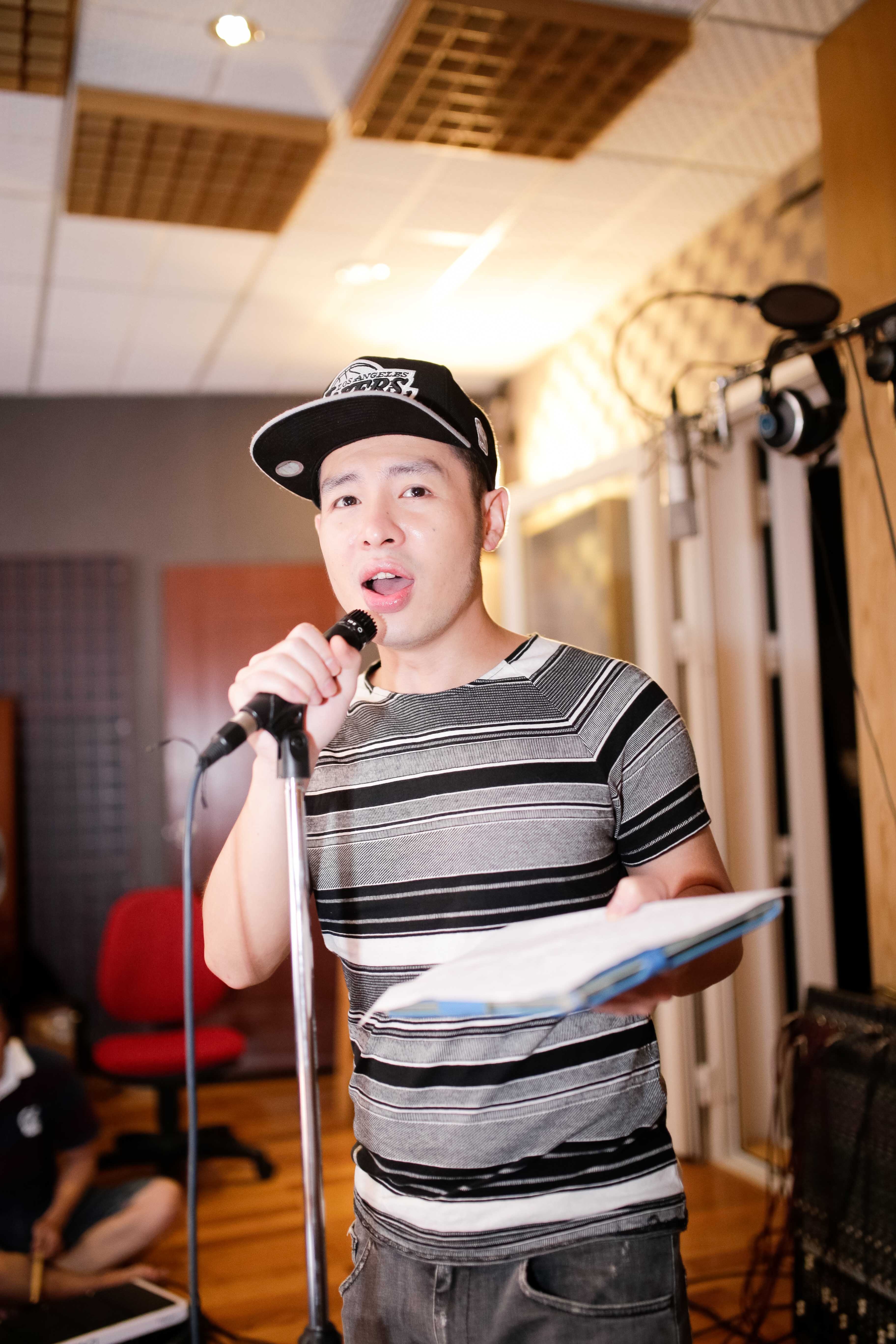 Đêm thi chung kết Tuyệt đỉnh tranh tài đã kết thúc với những giây phút nghẹt thở với những màn biểu diễn tuyệt vời của Hoàng Hải và Phương Vy. Kết quả quán quân sẽ được công bố vào đêm gala đăng quang vào chiều nay, 28/6, truyền hình trực tiếp vào lúc 21h trên HTV7. Hoàng Hải và Phương Vy tiếp tục thể hiện một tiết mục đơn ca và một tiết mục song ca cùng 2 giám khảo Hồng Nhung và Ý Lan. Bên cạnh đó, sự xuất hiện trở lại của các ca sĩ trong chương trình hứa hẹn là những giây phút hội ngộ đáng nhớ.