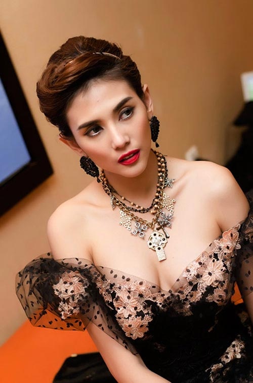 Đây là scandal khiến Hoàng Yến đau đầu nhất.