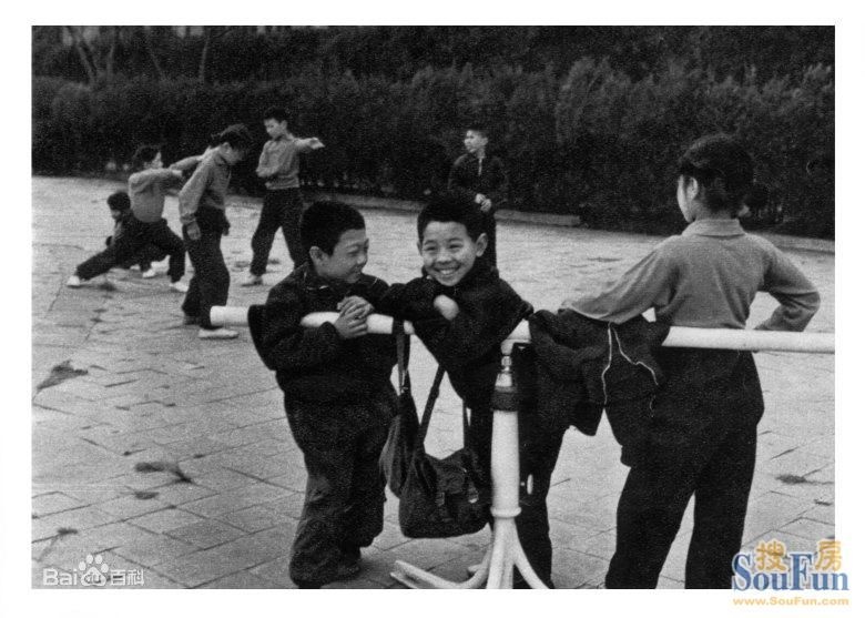 Khi luyện tập, Lý Liên Kiệt rất được lòng các huynh đệ bởi sự vui vẻ, thân thiện.