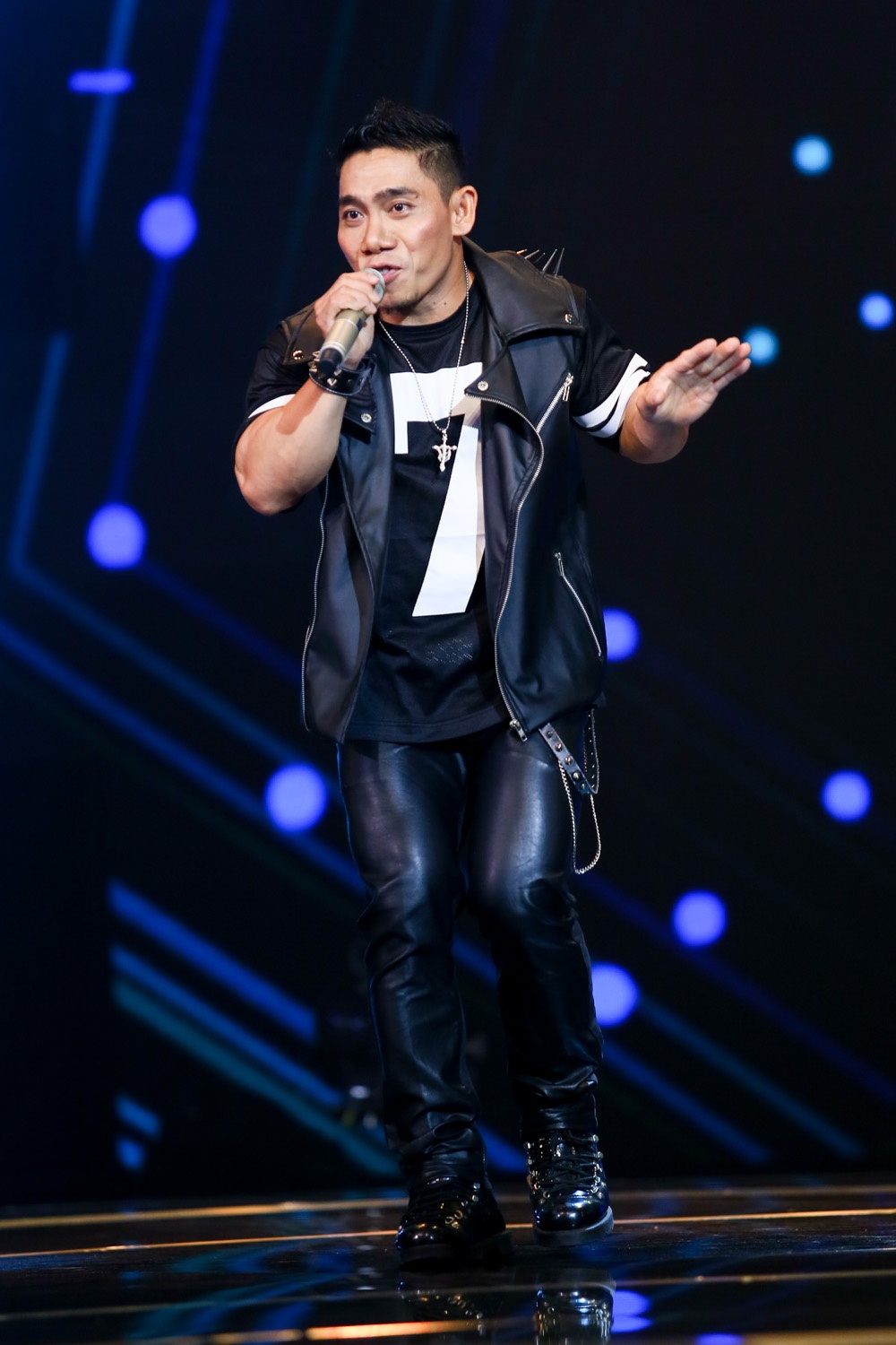 Phạm Văn Mách tiếp tục thử sức với âm nhạc