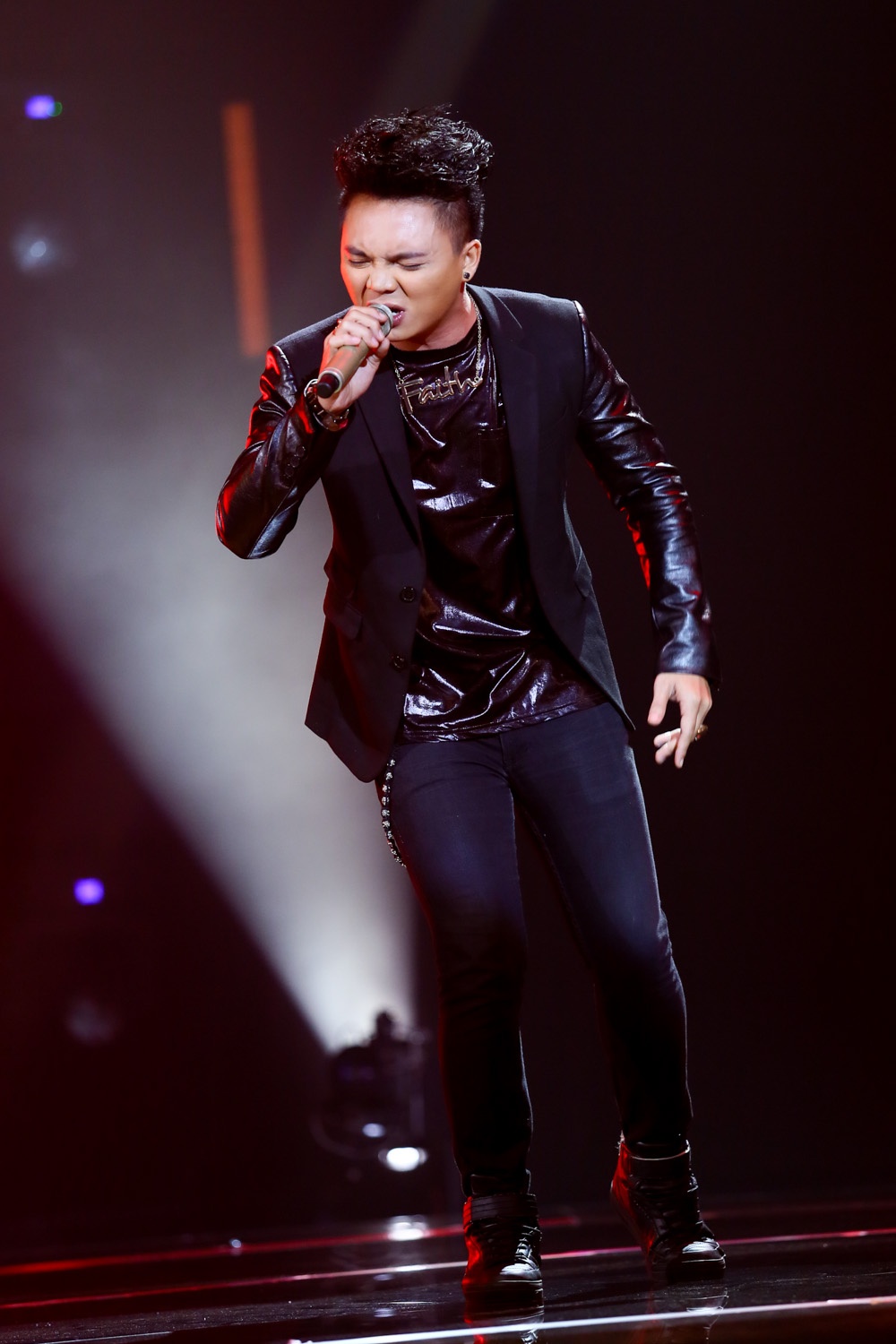 Xuân Lân mang rất nhiều quyết tâm nhưng ca khúc Impossilbe mà anh thể hiện chỉ nhận được 59 điểm, thấp nhấp trong 7 ca sĩ tham dự. Lương Bằng Quang cũng tiết lộ Xuân Lân đã không có cơ hội thể hiện Mẹ yêu, ca khúc mà nam ca sĩ này dày công chuẩn bị tặng mẹ anh, và gửi lời xin lỗi đến đàn em.