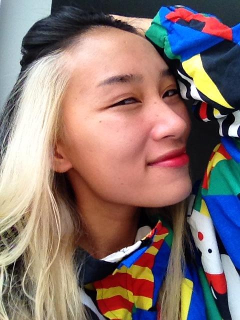 So với mái tóc đen