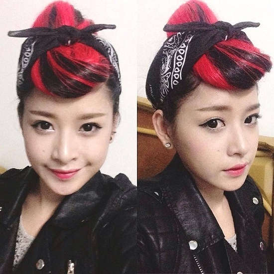 Bên cạnh đó, hot girl này còn chịu khó làm mới mái tóc nhuộm bằng cách buộc lên hay dùng turban.