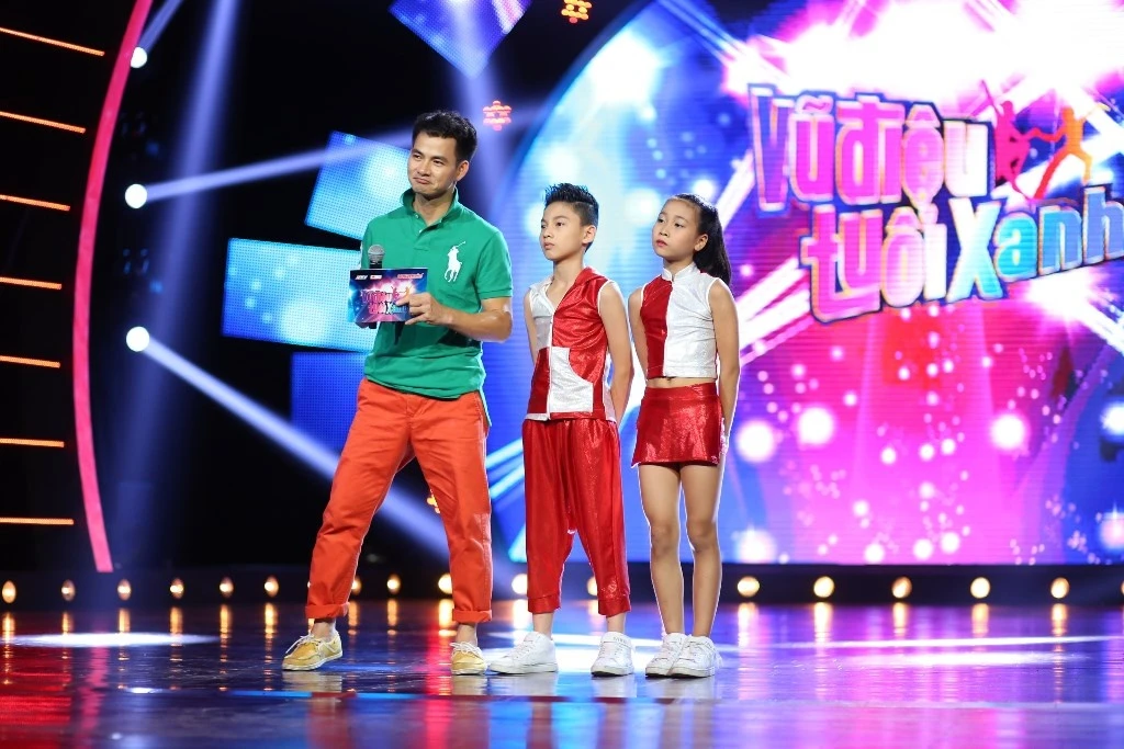 Sau khi 9 tiết mục dự thi diễn ra, 2 cặp thí sinh phải ra về là Huy Hoàng - Thu Trang và Trung Kiên - Hà My. Cặp đôi dẫn đầu bảng A ở vòng thử thách không ai khác chính là hotboy nhí An Bình và bạn nhảy Thúy Vy. 