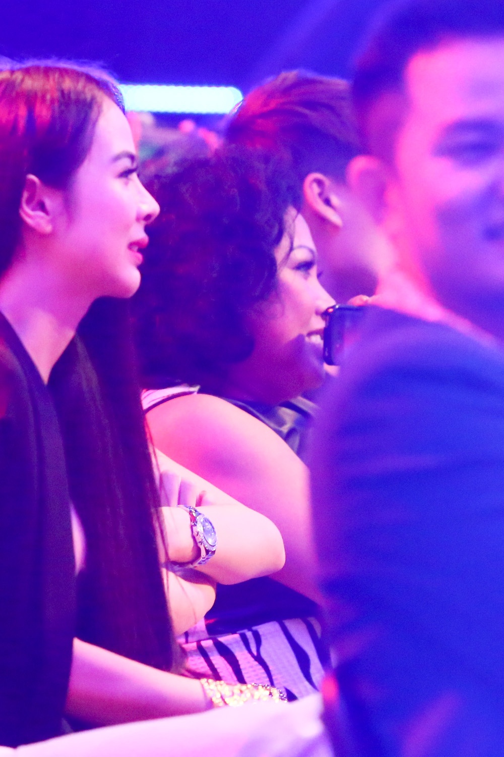 Tuy nhiên, vì mong mỏi của cháu trai, Siu đã đến cổ vũ mặc dù điều này khiến cô gặp nguy hiểm. Ngay sau khi kết thúc lượt đấu đầu tiên, Siu Black ra về ngay để đảm bảo an toàn. Không khiến người dì phải thất vọng, Jean Paul Blada đã có một đêm thi xuất sắc.