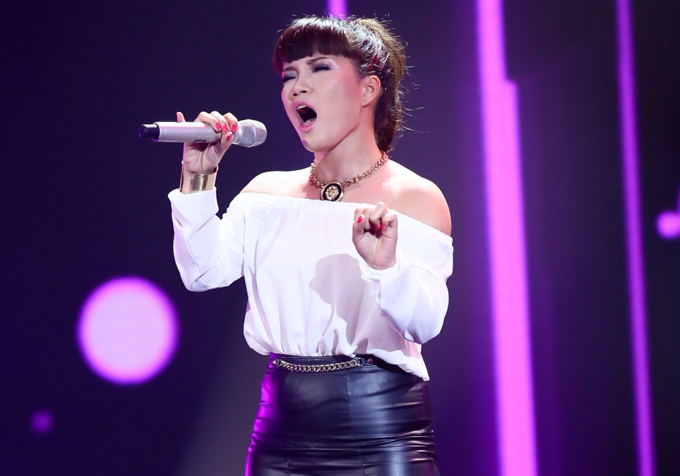 Bich Thuy khong du Bay hinh anh