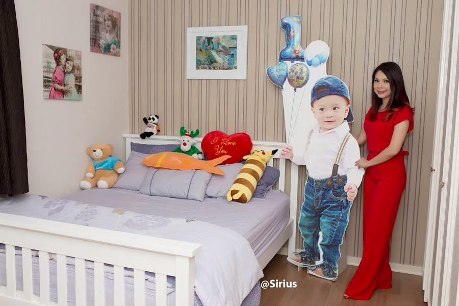 Phòng ngủ có gam màu lãng mạn vì Thanh Thảo rất quan trọng cho giấc ngủ của mình. Phòng ngủ của Jacky đơn giản hơn. 